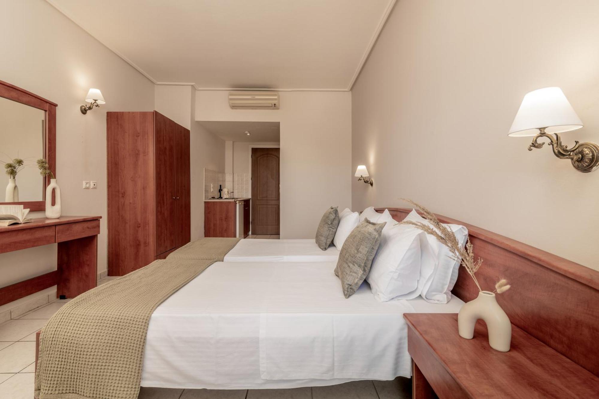 Daisy Hotel Plános Eksteriør bilde